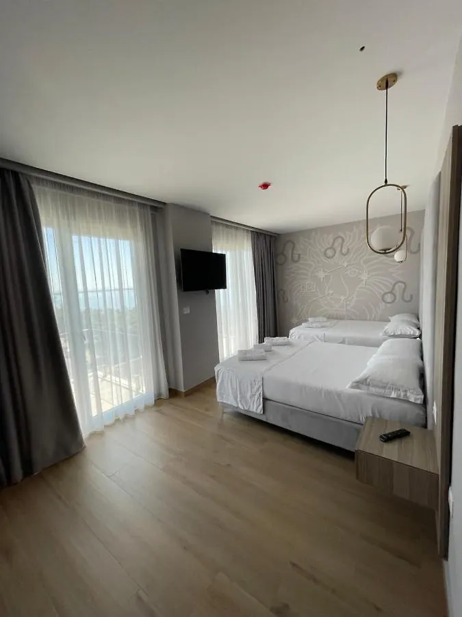 Saca Hotel Shëngjin