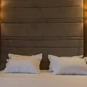 Hotel Deluxe & Executive By Rafaelo, Shengjin
